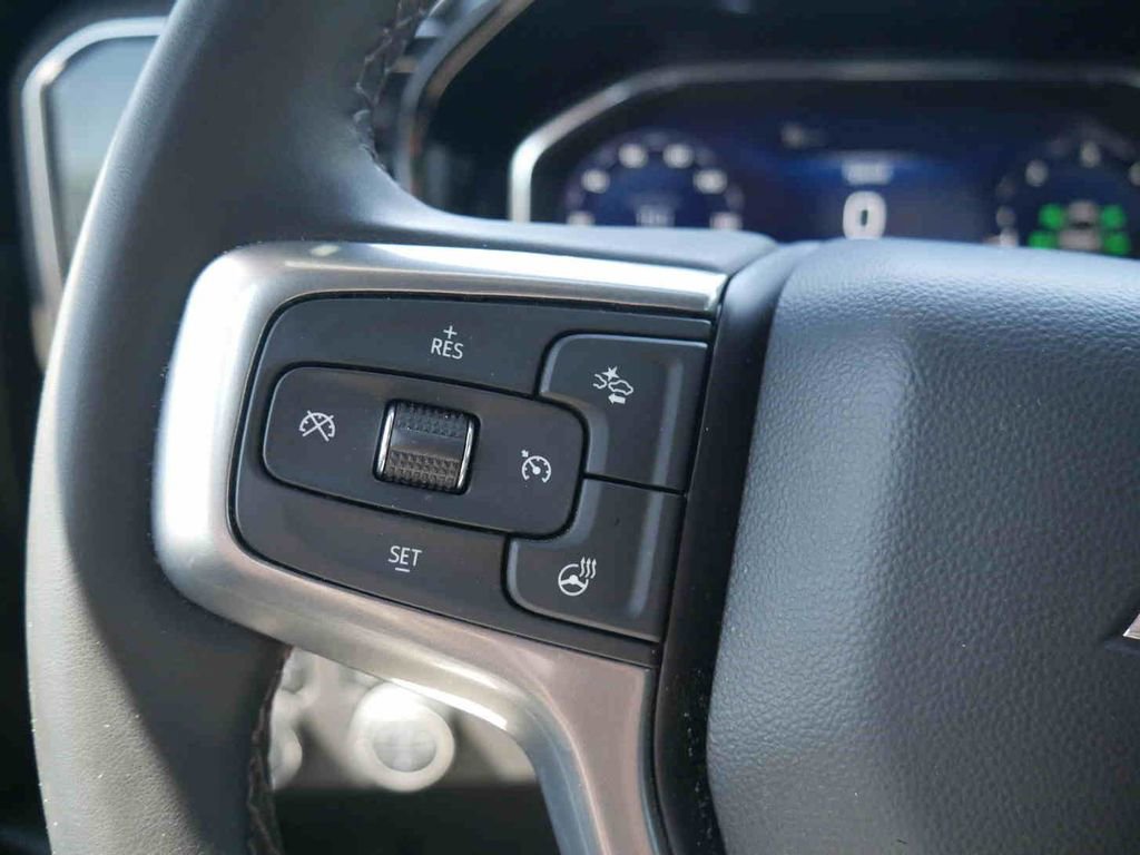 Used 2025 Chevrolet Silverado 1500 RST AWD/4WD image 39