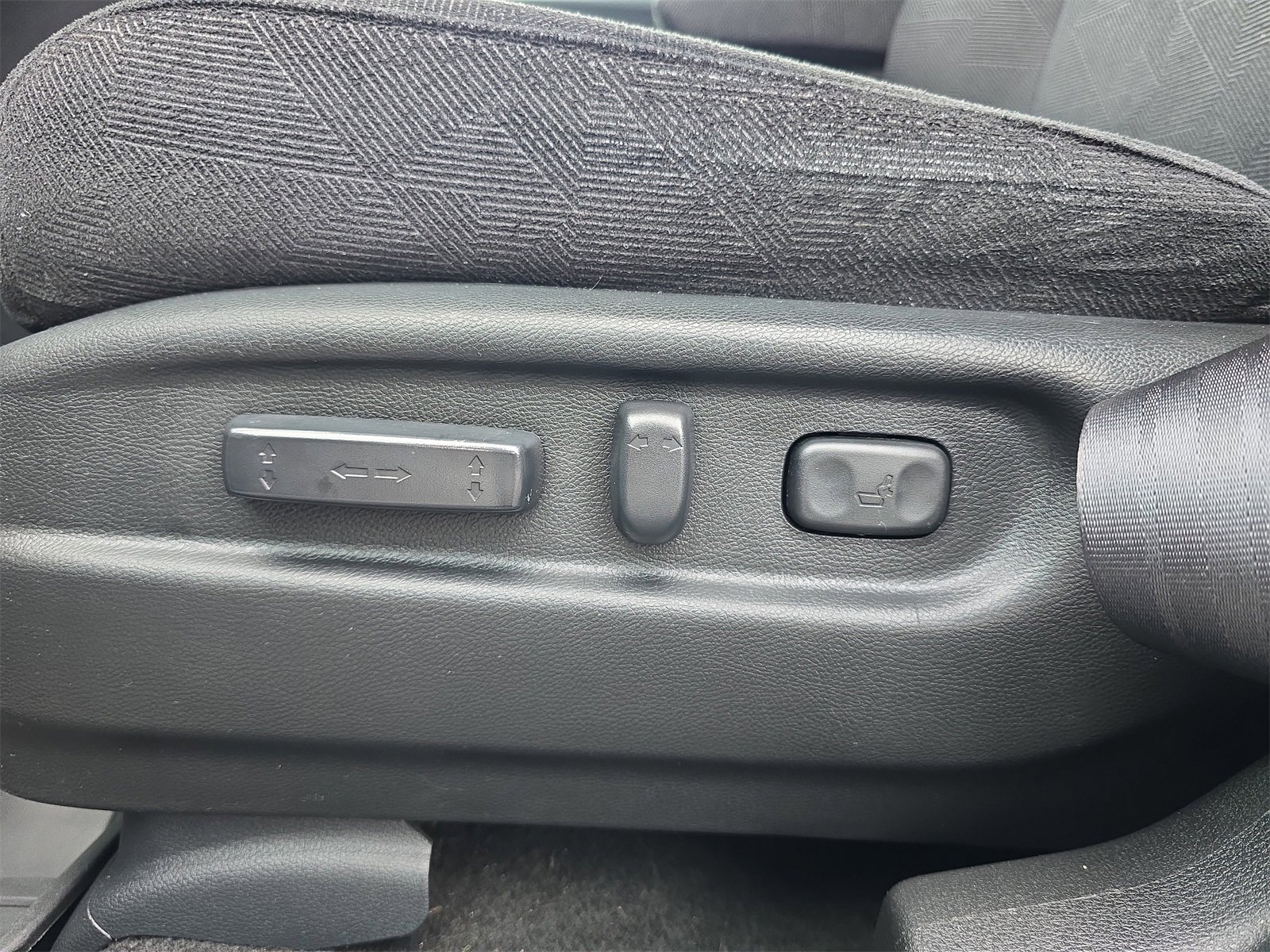 Used 2022 Honda Pilot Sport image 17