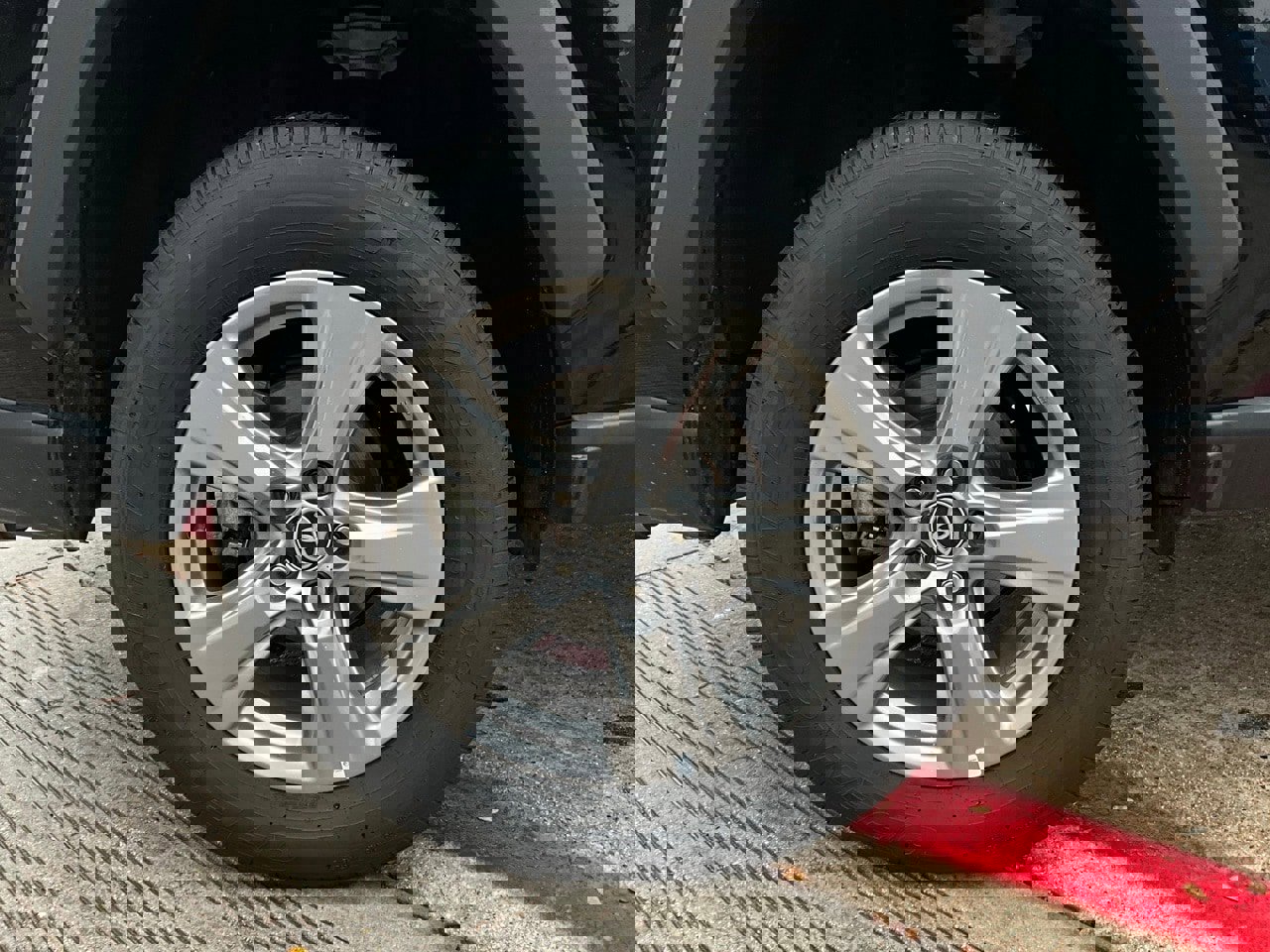 Used 2024 Toyota RAV4 XLE image 9