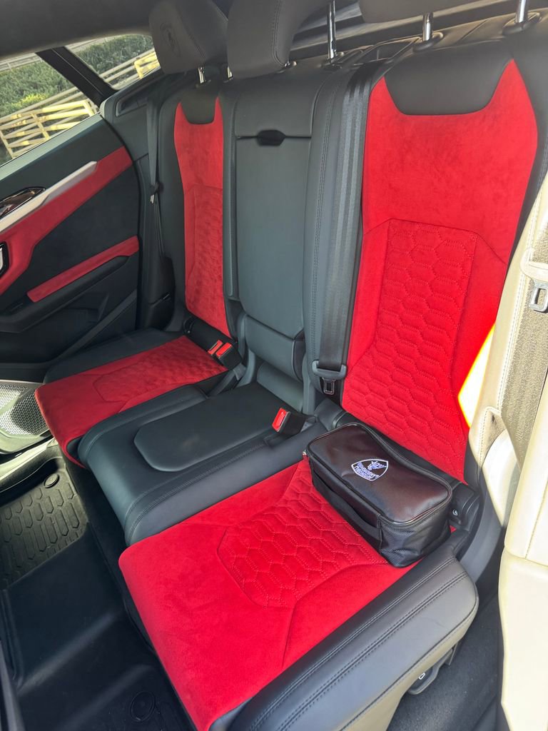 Used 2021 Lamborghini Urus image 5
