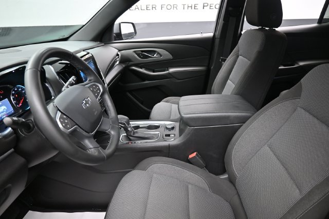Used 2023 Chevrolet Traverse LT FWD image 16