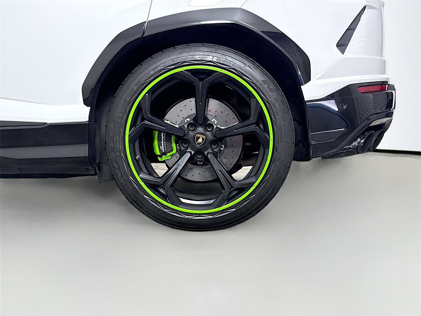 Used 2019 Lamborghini Urus AWD/4WD image 32