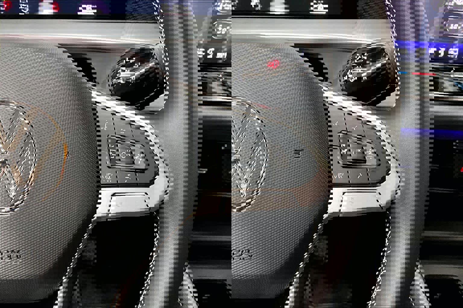 New 2026 Volkswagen Tiguan SE image 18