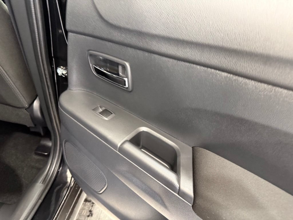 Used 2026 Mitsubishi Outlander Sport ES AWD/4WD image 27