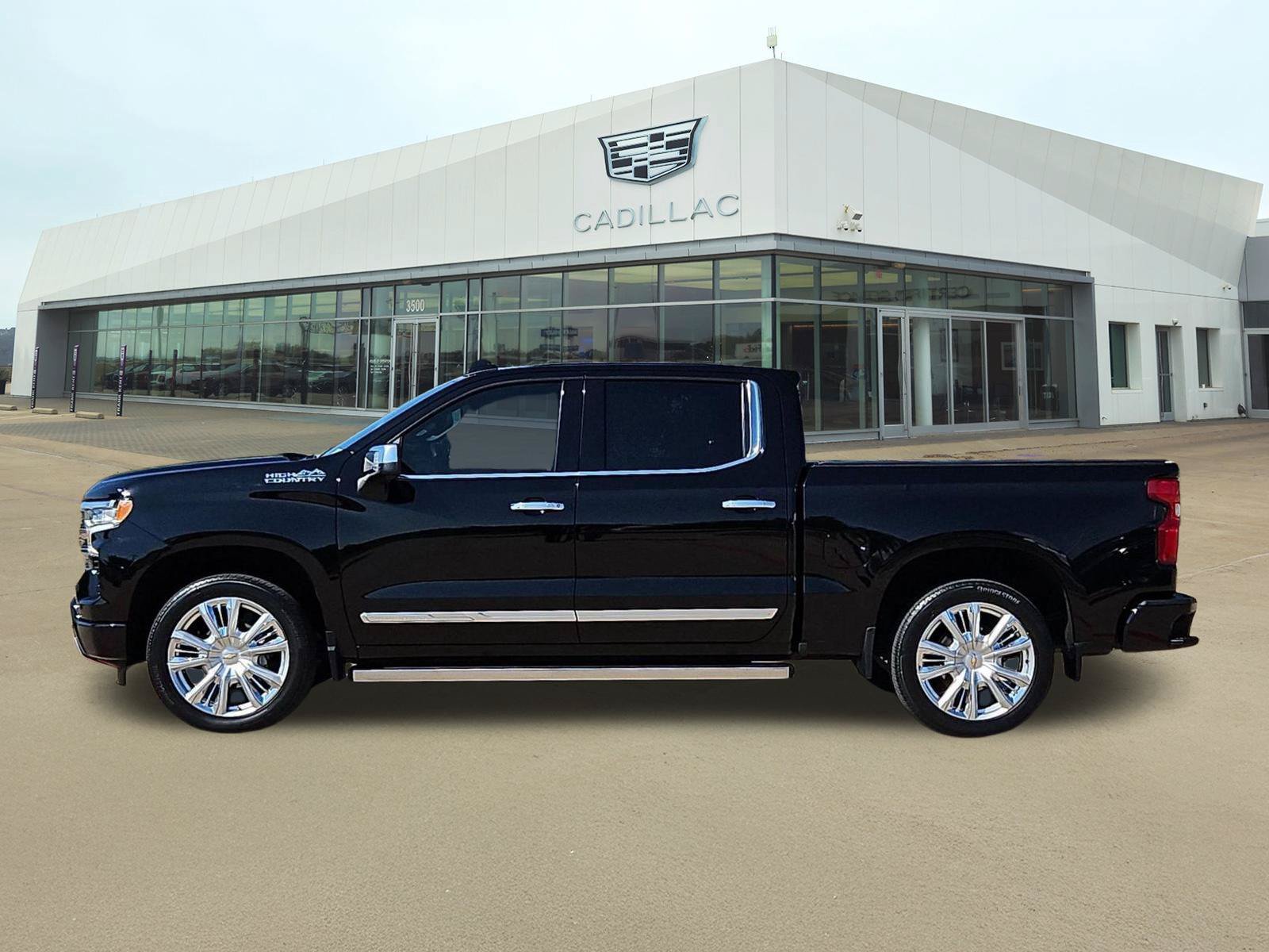 Used 2024 Chevrolet Silverado 1500 High Country AWD/4WD image 3