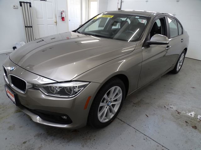 Used 2018 BMW 320i xDrive Sedan w/ Convenience Package image 19