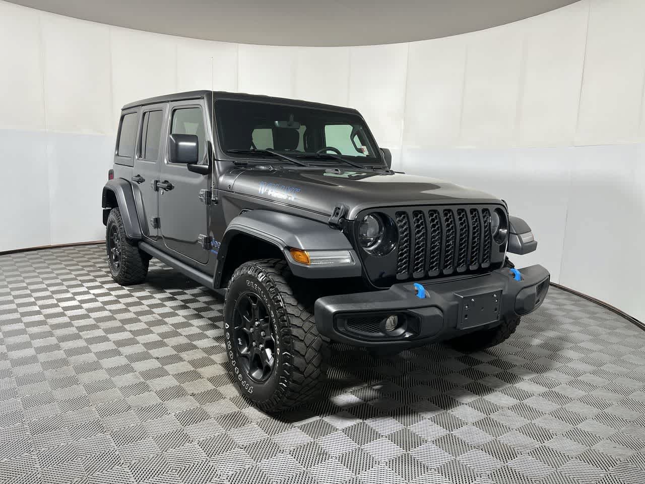 Used 2023 Jeep Wrangler Unlimited w/ Cold Weather Group AWD/4WD image 2