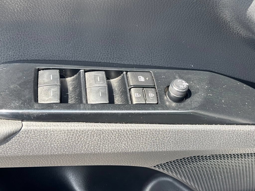 Used 2025 Toyota Camry SE FWD image 8