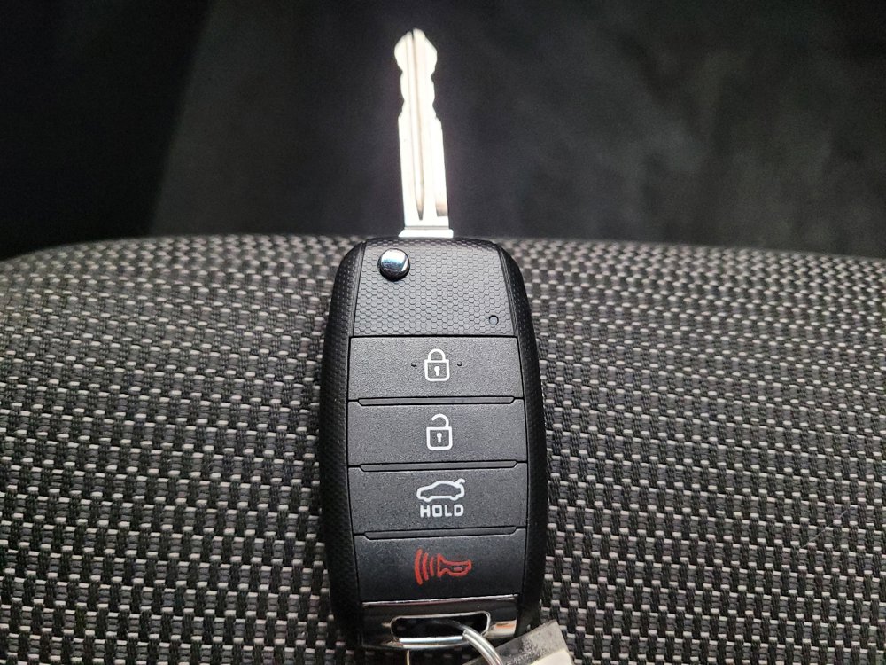 Used 2017 Kia Forte LX FWD image 32