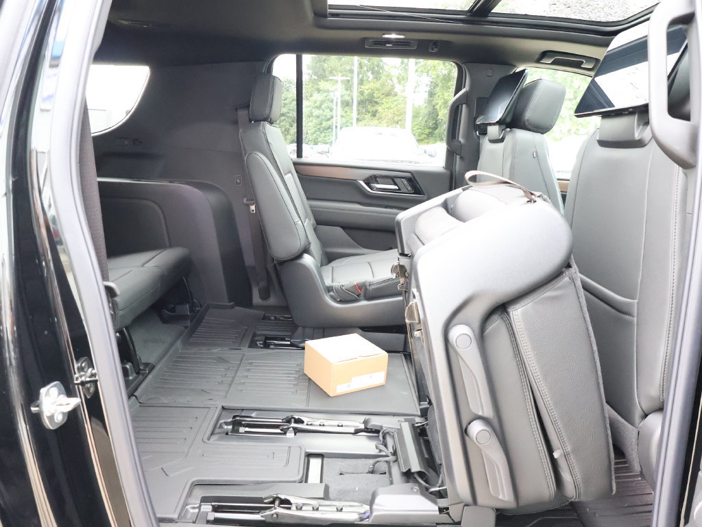 New 2026 GMC Yukon XL Denali w/ Denali Reserve Package AWD/4WD image 43