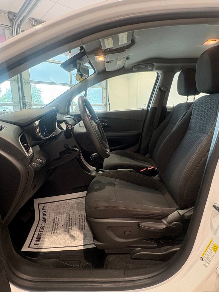 Used 2020 Chevrolet Trax LS AWD/4WD image 14