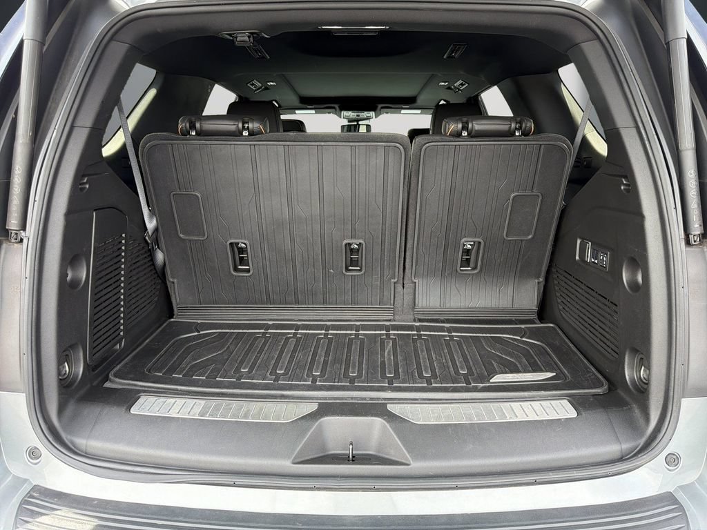 Used 2024 GMC Yukon AT4 w/ Technology Package AWD/4WD image 12