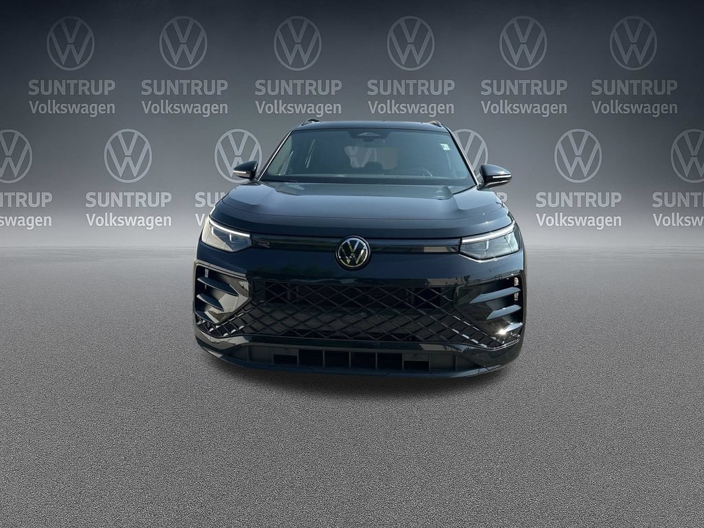 Used 2025 Volkswagen Tiguan SE R-Line FWD image 40
