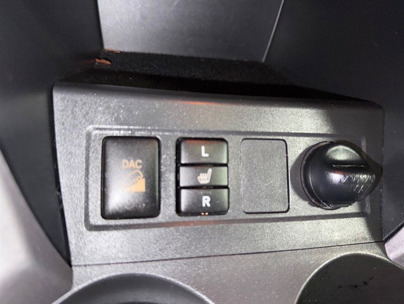 Used 2007 Toyota RAV4 Limited AWD/4WD image 17