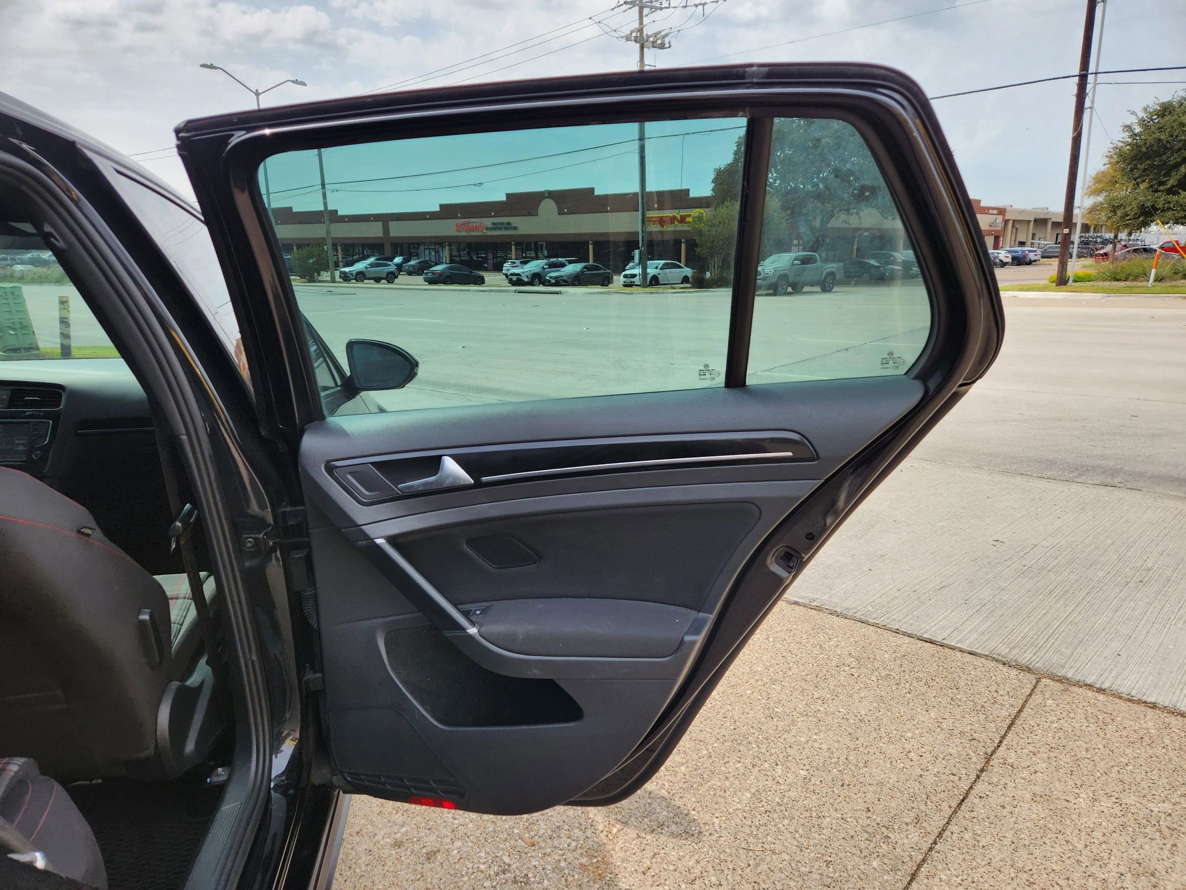 Used 2017 Volkswagen GTI S image 11