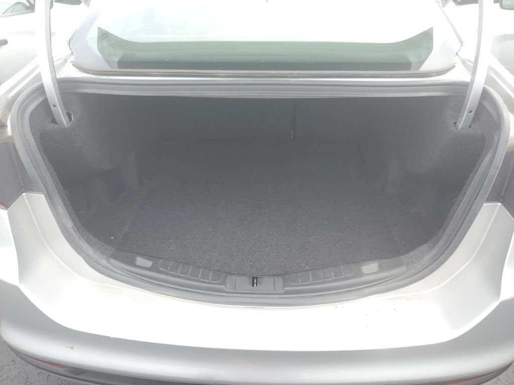 Used 2017 Ford Fusion S FWD image 7
