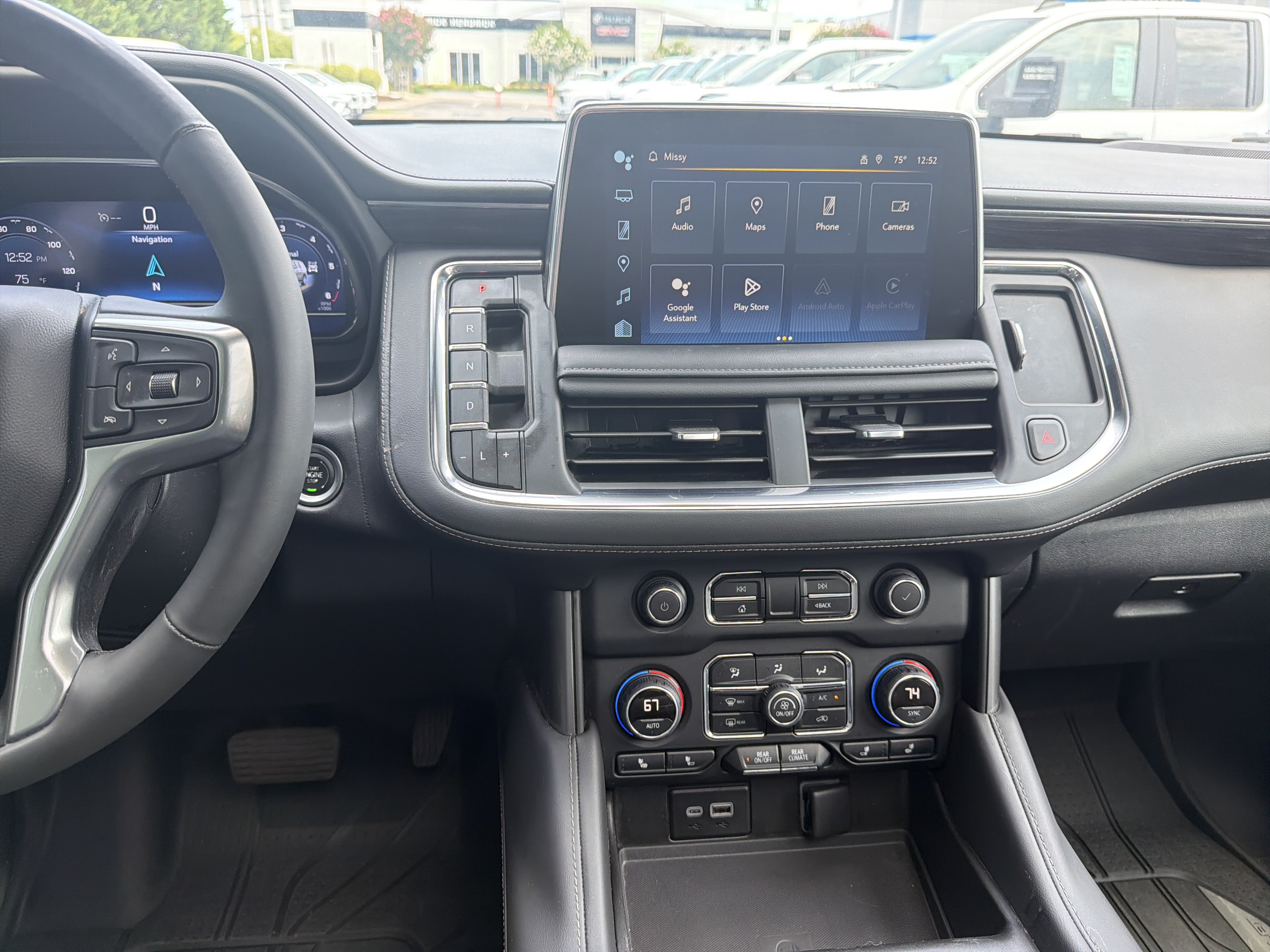 Used 2024 Chevrolet Tahoe Z71 w/ Luxury Package AWD/4WD image 31