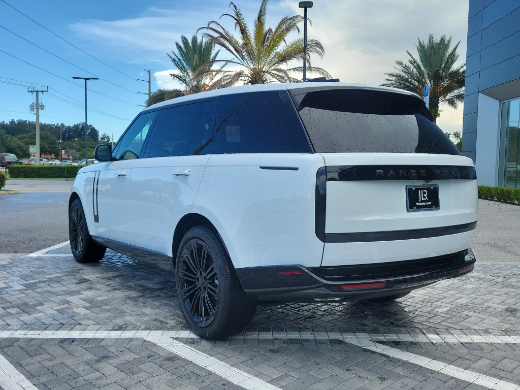 New 2026 Land Rover Range Rover Long Wheelbase SE AWD/4WD image 3