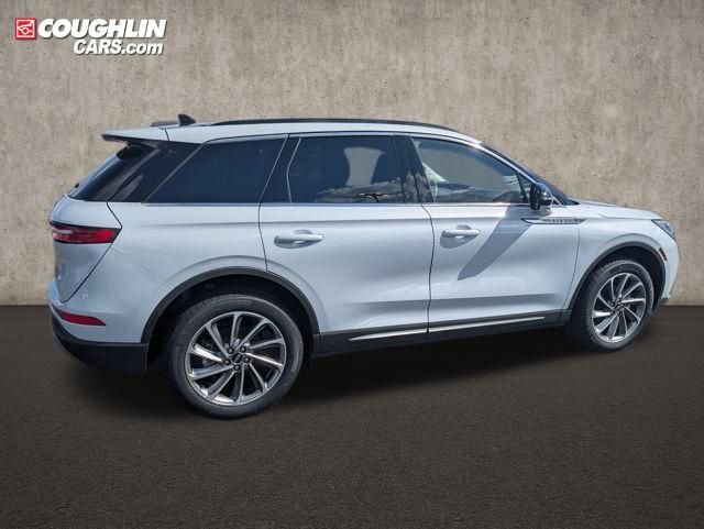 Used 2026 Lincoln Corsair Premiere image 9