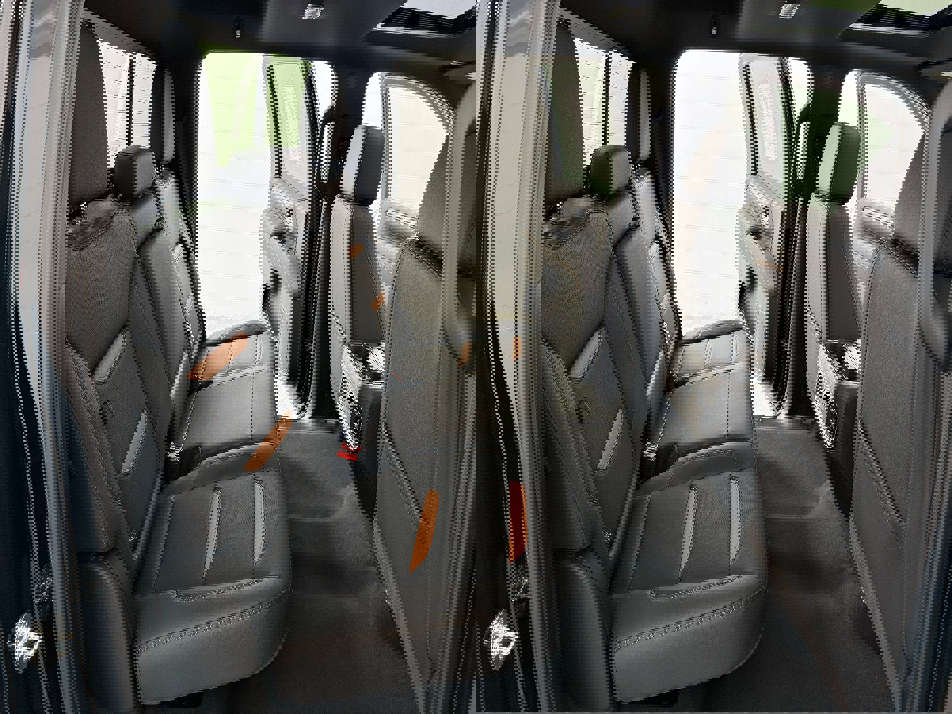 Used 2025 GMC Sierra 2500 AT4 w/ AT4 Premium Plus Package image 17