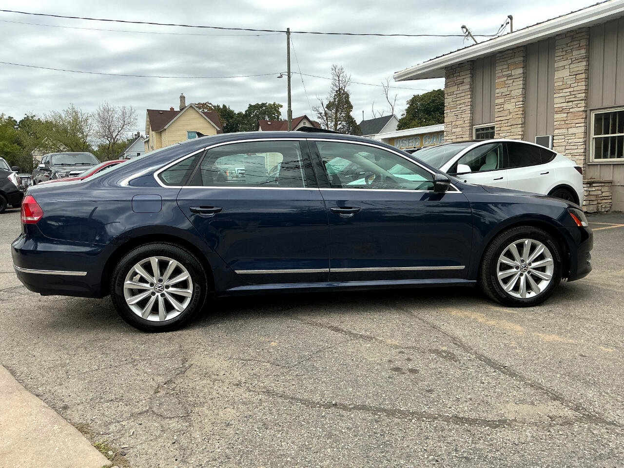 Used 2012 Volkswagen Passat 2.5 SEL image 2