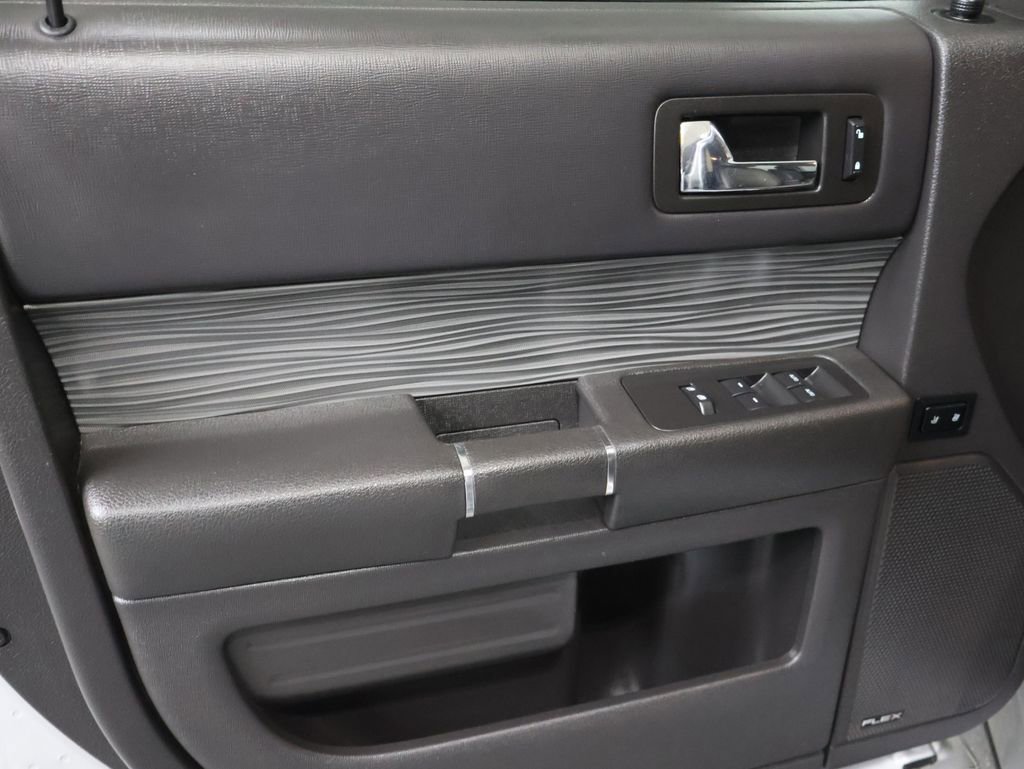 Used 2018 Ford Flex SEL w/ Equipment Group 202A AWD/4WD image 17