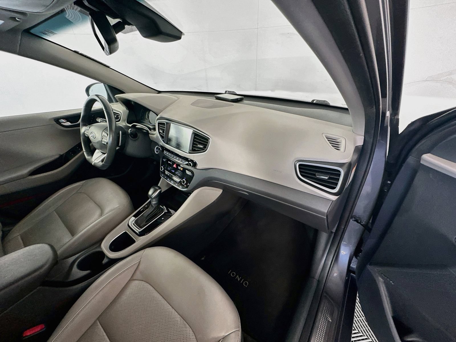 Used 2018 Hyundai Ioniq Limited w/ Limited Ultimate Package 03 FWD image 29