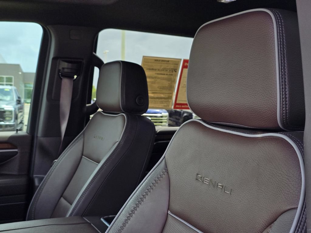 Used 2024 GMC Sierra 2500 Denali w/ Denali Reserve Package AWD/4WD image 29