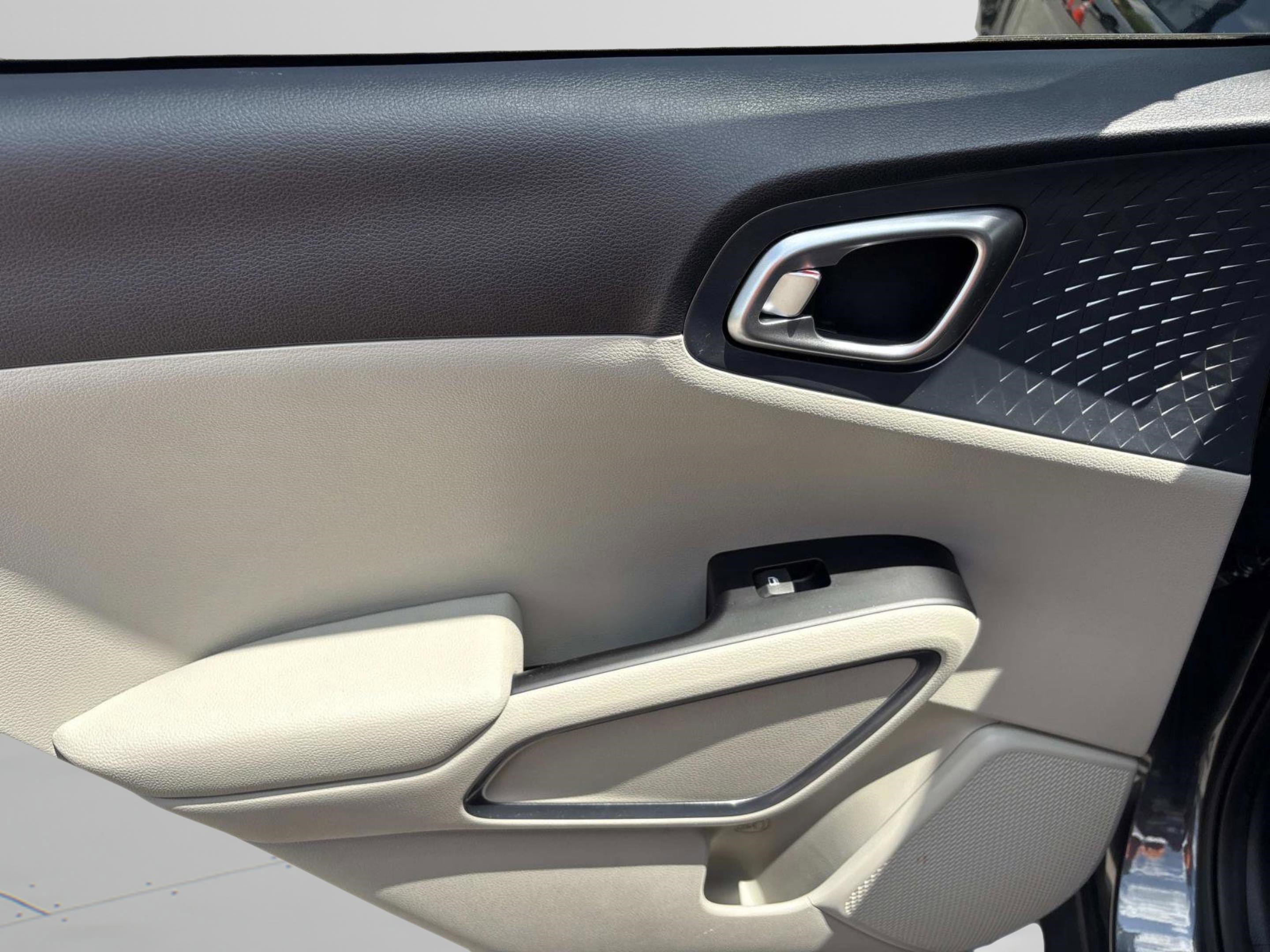 Used 2022 Kia Soul S FWD image 15