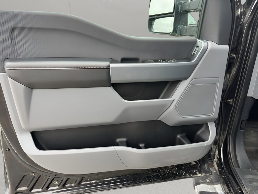 Used 2023 Ford F150 XLT w/ XTR Package image 11