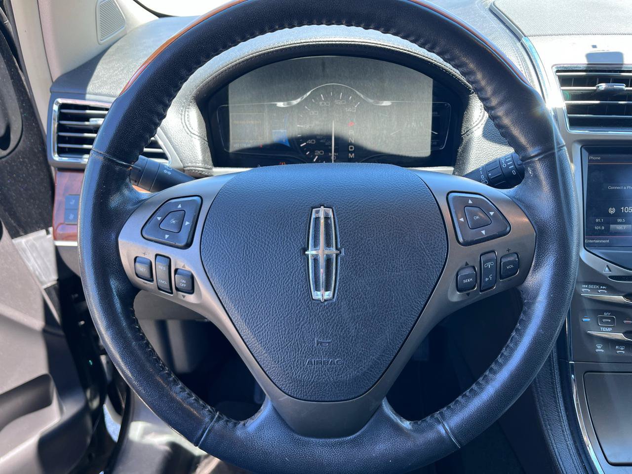 Used 2011 Lincoln MKX 2WD w/ 101A Rapid Spec Order Code image 24