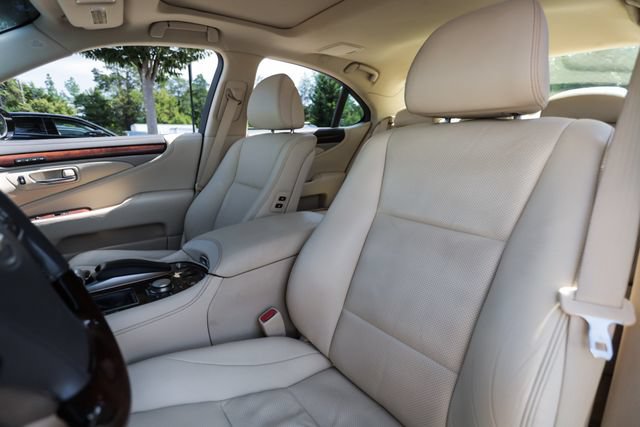 Used 2014 Lexus LS 460 AWD w/ Comfort Package image 24