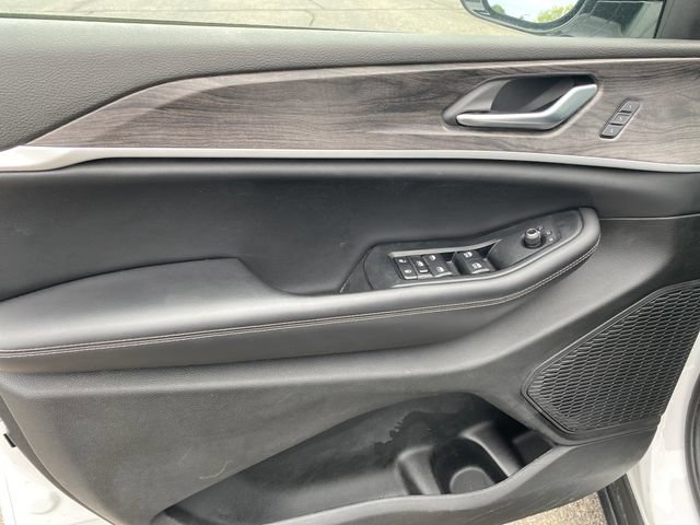 Used 2023 Jeep Grand Cherokee Limited AWD/4WD image 17