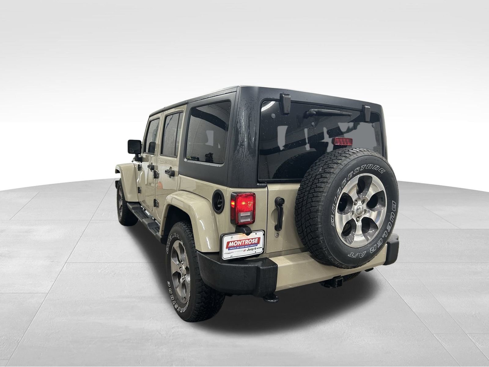 Used 2017 Jeep Wrangler Unlimited Sahara image 4