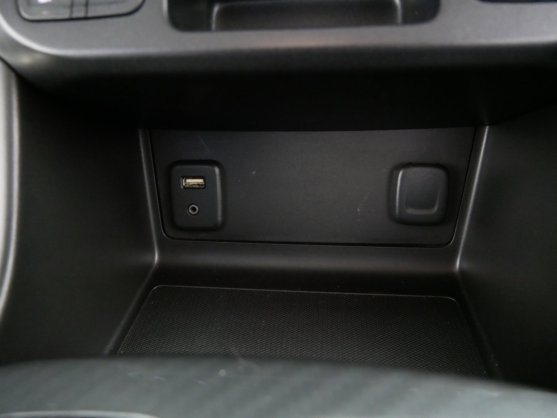 Used 2015 GMC Canyon SLE w/ All-Terrain Package image 30