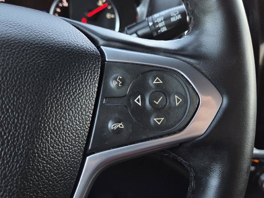Used 2023 Chevrolet Traverse High Country FWD image 24