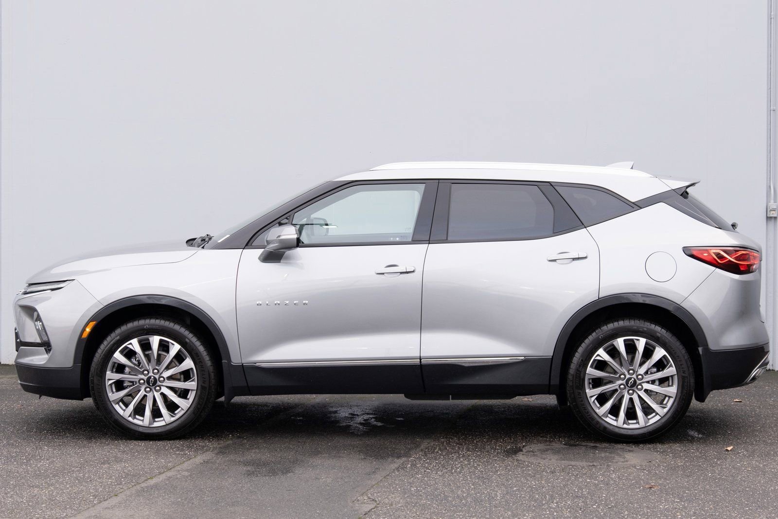 Used 2024 Chevrolet Blazer Premier AWD/4WD image 28