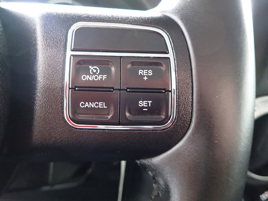 Used 2016 Jeep Wrangler Unlimited Sahara w/ Connectivity Group AWD/4WD image 3