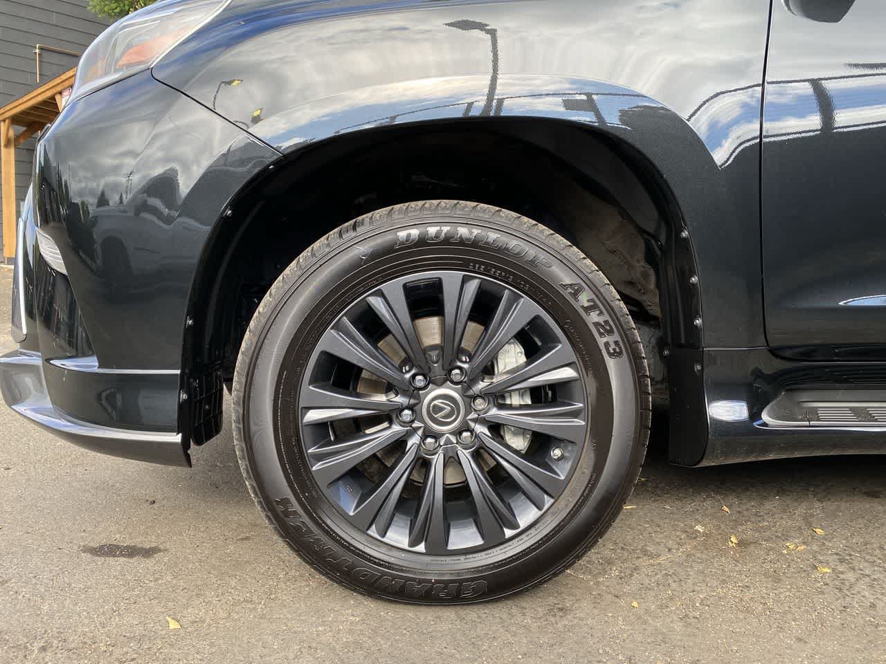 Used 2023 Lexus GX 460 Luxury w/ Sport Design Package AWD/4WD image 11