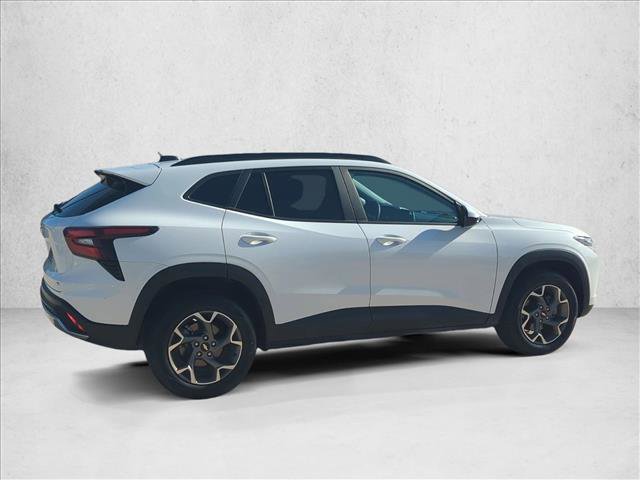 Used 2025 Chevrolet Trax LT image 5