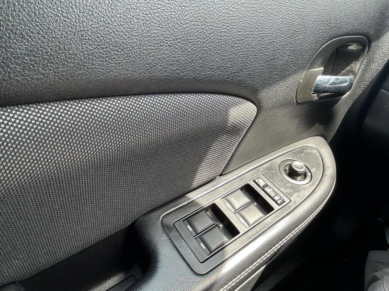 Used 2013 Dodge Avenger SE w/ Blacktop Pkg FWD image 26