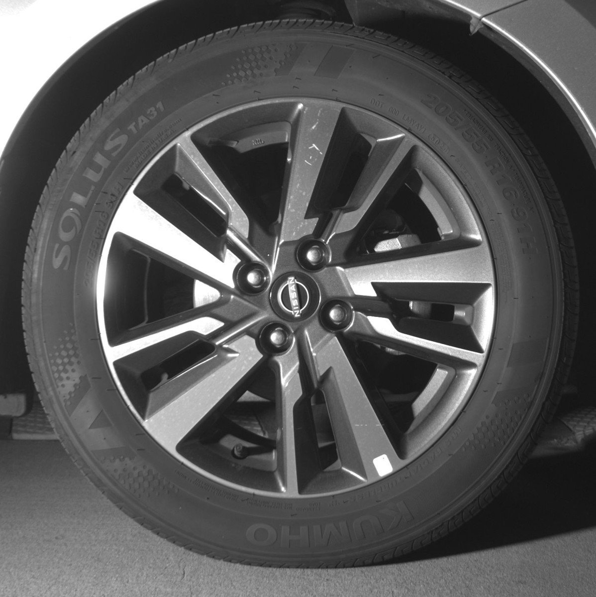 Used 2025 Nissan Versa SV image 13