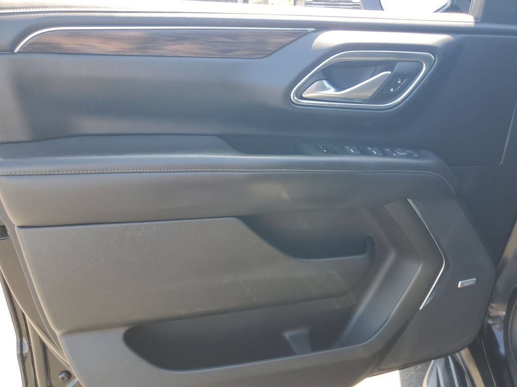 Used 2023 Chevrolet Suburban LT RWD image 23
