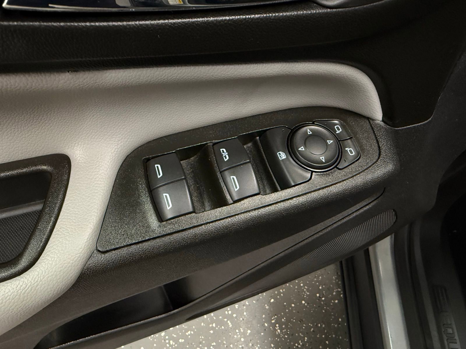 Used 2023 Chevrolet Equinox LS w/ LS Convenience Package image 10