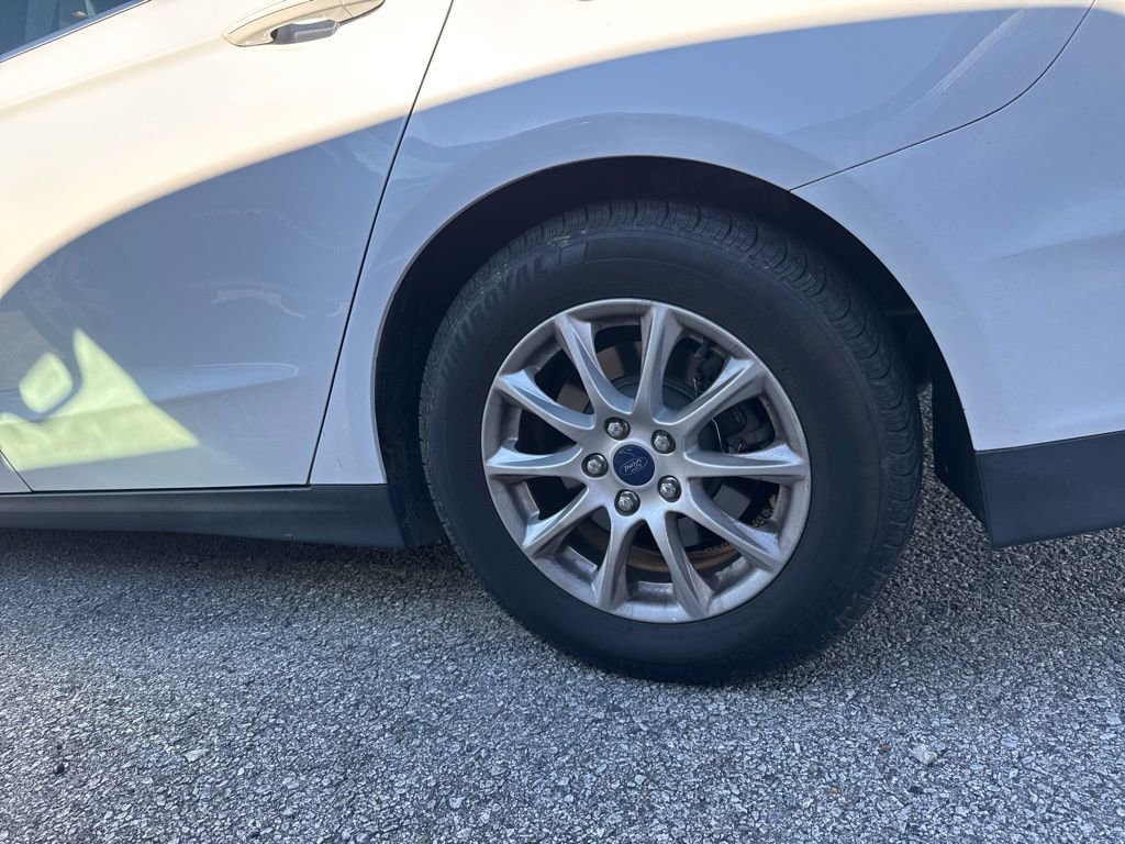 Used 2015 Ford Fusion S image 10