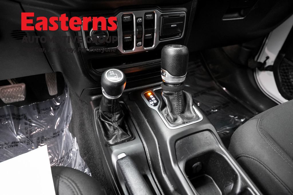 Used 2018 Jeep Wrangler Unlimited Sport S AWD/4WD image 13