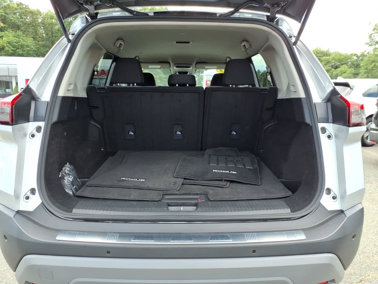 Certified 2023 Nissan Rogue SV AWD/4WD image 16