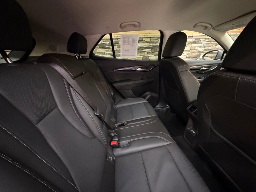 Used 2023 Buick Envision Essence image 29
