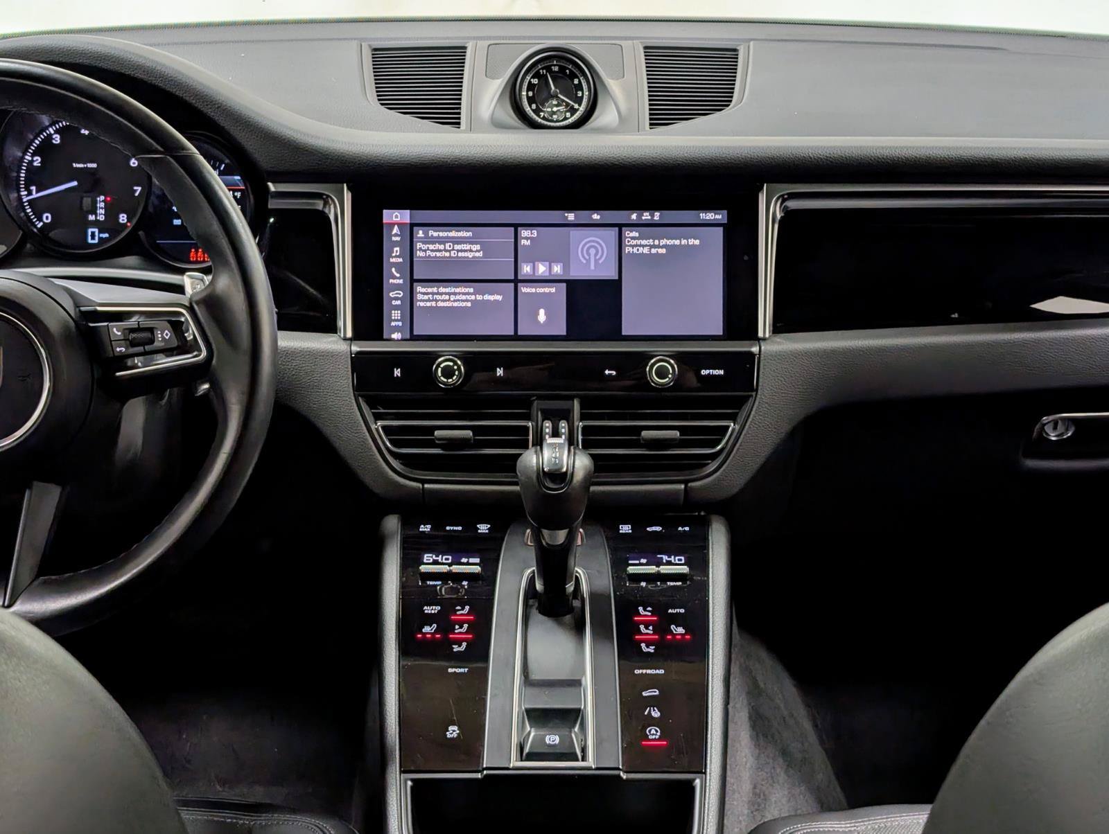 Used 2024 Porsche Macan AWD/4WD image 26