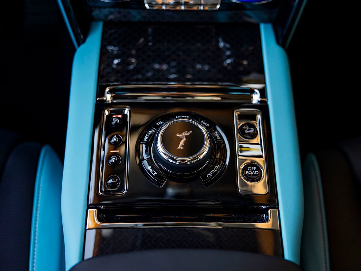 Certified 2025 Rolls-Royce Cullinan Black Badge image 21